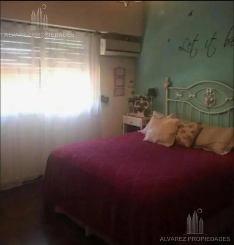 Imagen 11 de 13 de Casa 4 Ambientes Venta Castelar Sur Lote 550 M2 Apx