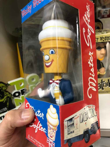 Funko Vintage Wacky Wobbler Bobble Head Mister Softee