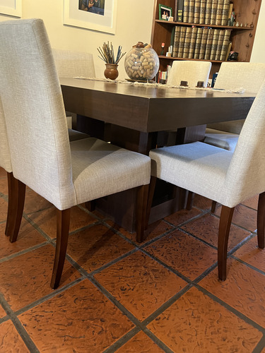 Juego De Mesa Y Sillas De Comedor 1,30x1,30 8 Sillas (usado) Marrón Liso (Usado)
