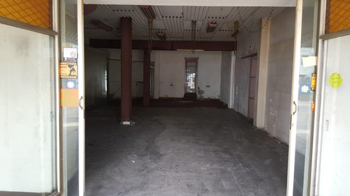 Local Comercial Sobre Avenida Gral Flores