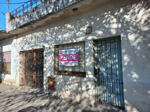 Imagen 2 de 8 de Venta De Casa Con Fondo Libre!!