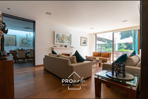 Casa En Venta De 7 Dorm. En La Reina