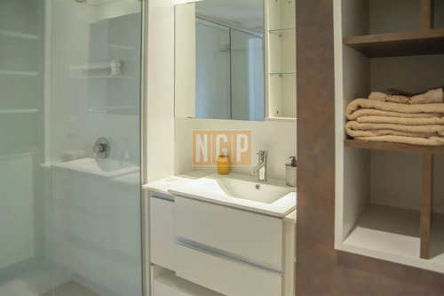 Apartamento En Venta En Torre Esmeralda De 3 Dormitorios , En Punta Del Este