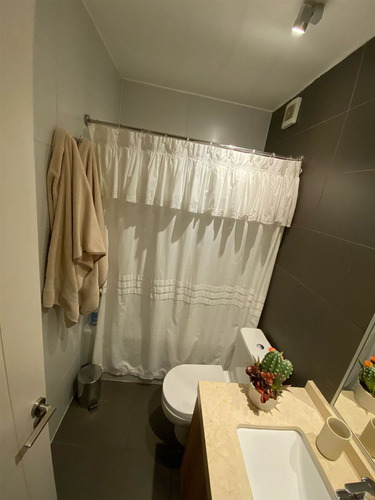 Departamento En Venta De 4 Dorm. Cercano Al Portal La Dehesa