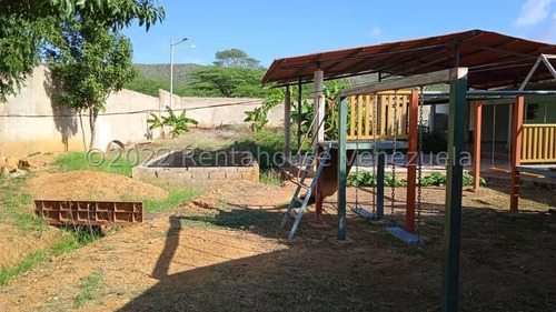 Imagen 22 de 22 de Excelente Centro Familiar Con Amplias Instalaciones. 04165613046 Cod Mls 23-8267