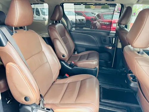 Toyota Sienna 3.5 Limited V6 At