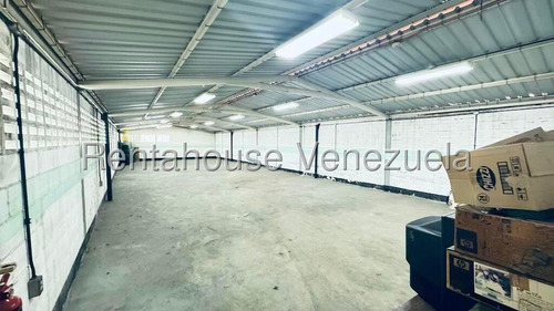 Y.t. Galpón En Venta, Sarría Mls #25-12782