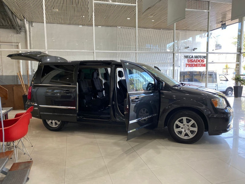 Imagen 10 de 16 de Chrysler Town & Country