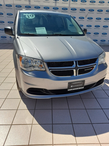 Imagen 1 de 12 de Grand Caravan