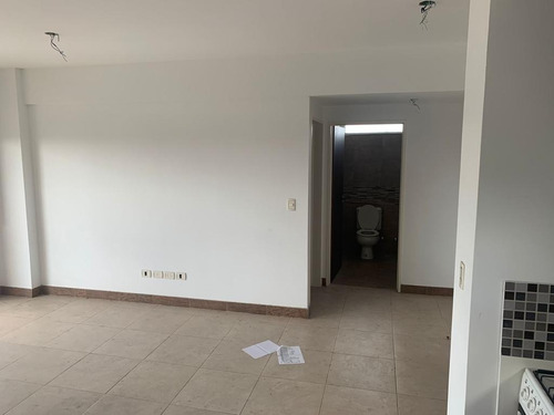 Imagen 5 de 7 de Av. San Martin 7100. 2 Amb. Con Enorme Balcon. A Estrenar!!. Villa Pueyrredon