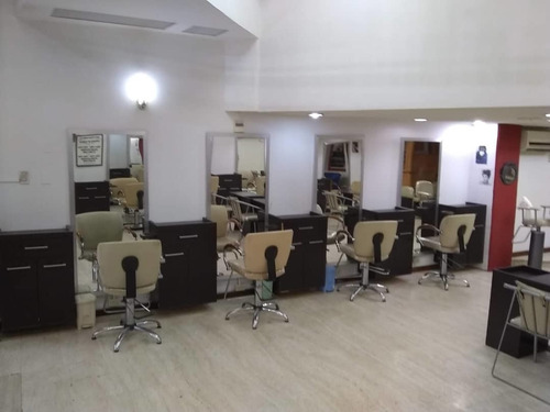 Imagen 5 de 6 de Se Vende/ Alquila Local Comercial 76m² - Galerias Paraiso