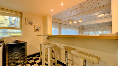 Venta | Permuta | Chalet De Piedra | Sobre 2 Lotes | Los Troncos |