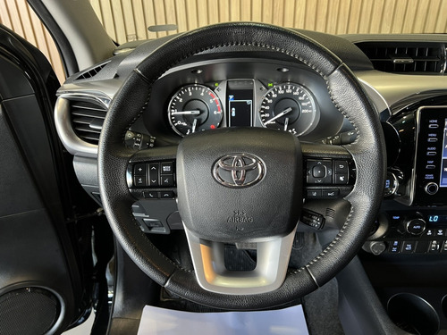 Toyota Hilux 2.8 D-4D TURBO DIESEL CD SRX 4X4 AUTOMÁTICO