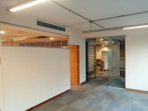 Arriendo Oficina Habilitada De 255,36 M2, Metro Pedro De Val