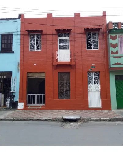 Casa Con Bodega Comercial