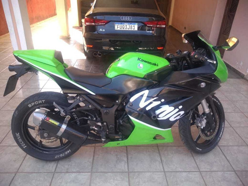 Imagem 1 de 3 de 250 Kawasaky Esportivo