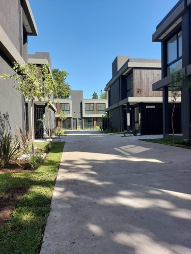 Imagen 2 de 18 de Venta De Complejo/condomino Gabriela Mistral | Ituzaingo N