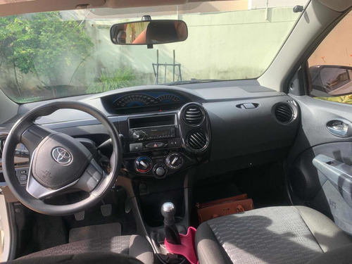 Imagem 3 de 9 de Toyota Etios 2016 1.3 16v X 5p