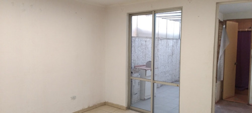Acogedora Casa De Dos Pisos,ubicada En Villa Eduardo Anguita