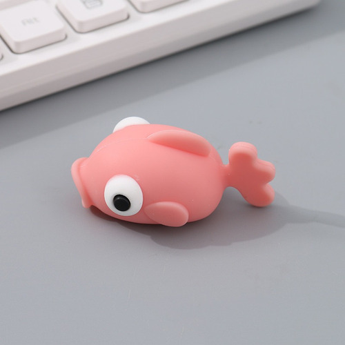 Imagen 1 de 3 de Protector De Cable Usb Pez Rosado