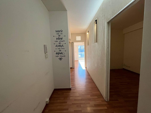 Venta Departamento 2 Amb Con Cochera En Alsina Y Av. Maipú, Florida Este