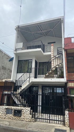 Vendo Casa En Ciudad Cordoba En Calle Vehicular