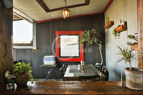 Local Comercial En Venta En Valparaíso, Hostal Restobar