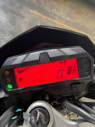 Yamaha Fz Fi S - 1800 Km - Con Casco Y Porta Celular