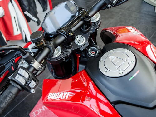 Imagen 10 de 25 de Ducati Hypermotard 0km