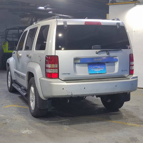 Imagen 4 de 13 de Jeep Cherokee Kk 4x2 Año 2008