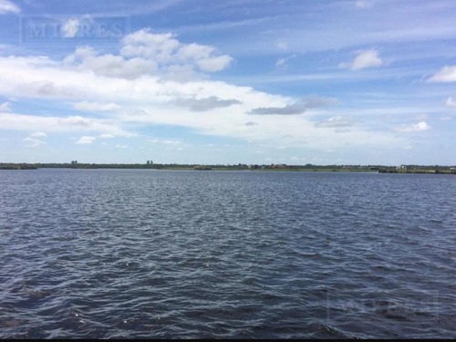Lote En Venta Premium Al Agua En Puertos Del Lago Barrio Marinas