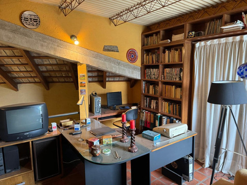 En Venta Espectacular Casa De Categoria En Agua De Oro