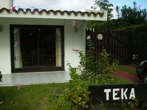 Casa En Mansa, 4 Dormitorios *- Ref: 7888