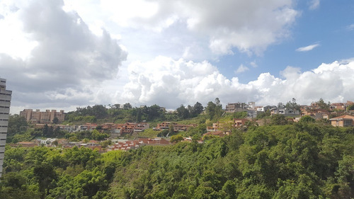 Alto Hatillo Imponente 180mts Financiamiento 50% En Dos Años Sin Intereses Linda Vista Edificio Nuevo Pozo De Agua Calle Privada Vigilancia 2habitaciones /3baños 2 Puestos En Sótano Maletero