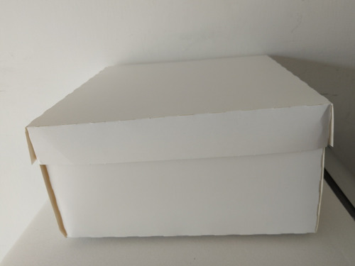 Caja Torta Blanca Premium 20x20x10cm Bulto X 50 Und 