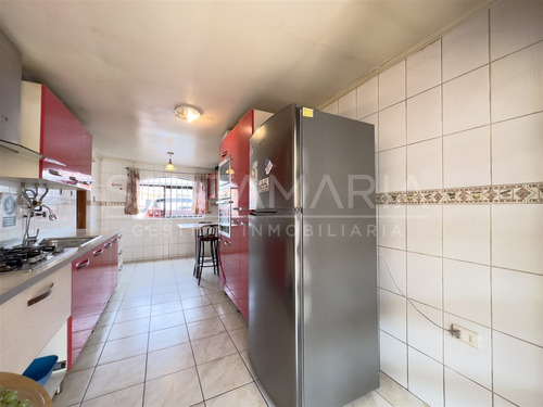 Casa En Venta De 3 Dorm. En Concepción