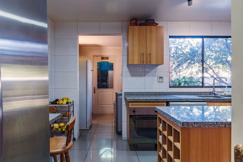 Casa En Venta De 4 Dorm. Pie Andino. Lo Barnechea