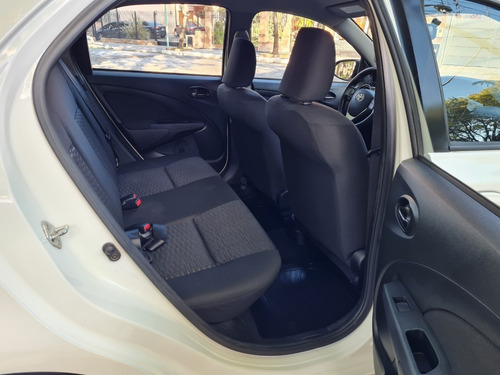 Imagen 12 de 14 de Toyota Etios 1.5n Xs 4p 61.000km