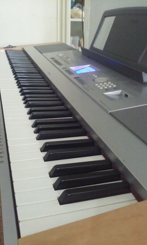 Piano Digital Yamaha Dgx640 Con Soporte Madera  Envíos!