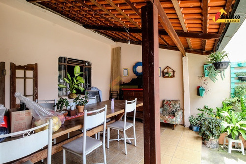 Imagem 10 de 21 de Casa À Venda, 6 Quartos, 1 Suíte, 5 Vagas, Ipiranga - Divinópolis/mg - 45474