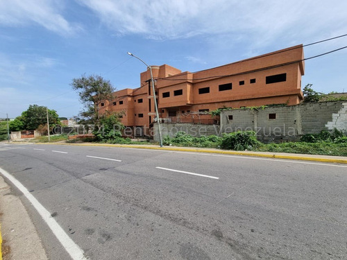 Edificio Comercial / Residencial (3 Niveles/ Obra Gris) Venta Weekend Mls-25-525