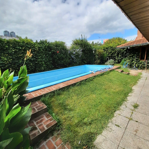 Imagen 29 de 30 de Impecable Chalet En Barrio Parque Luro
