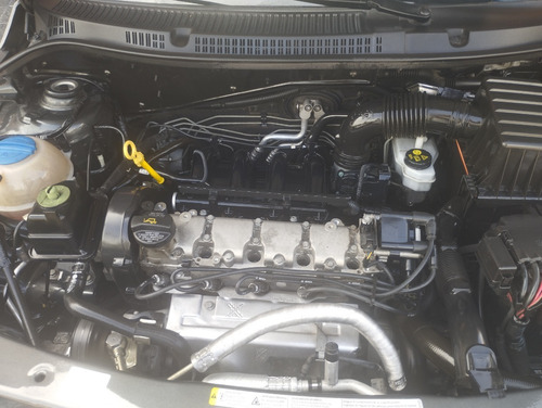 Imagen 6 de 15 de Vw Voyage Trend, Verde O, 2016, 66000kms