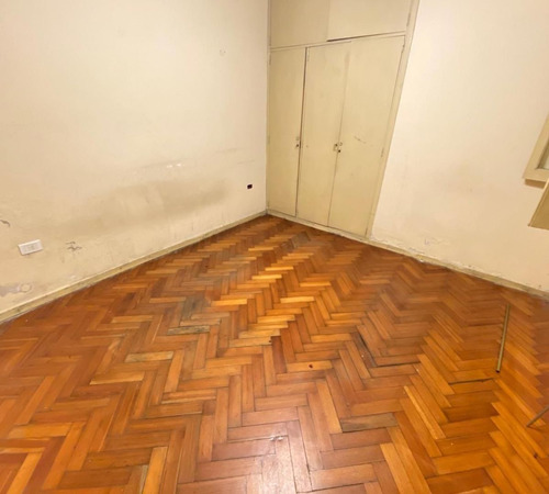 Venta De Casa Con Garaje, Local Y Galpón