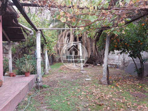 Hogares Vende Amplia Casa De 4d1b - Sector Mercado De Provid