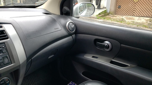 Imagem 15 de 15 de Nissan Livina