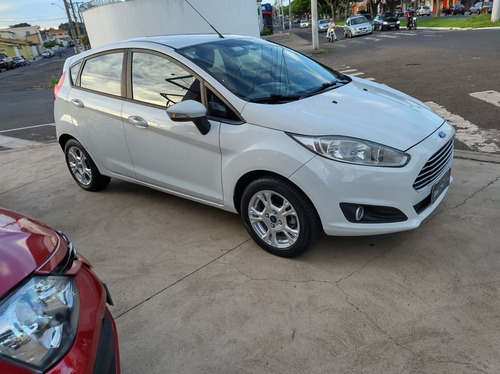 Ford Fiesta 1.6 Rocam Sedan 8v