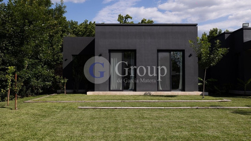 Casa En Venta En Altos De Pilar, Pilar, G.b.a. Zona Norte