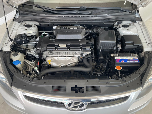Imagem 14 de 15 de Hyundai I30 Cw 2.0 Mpfi Gls 16v