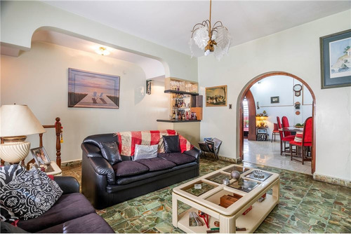 Venta Casa 6 Amb.villa Devoto Garage Quincho Playr
